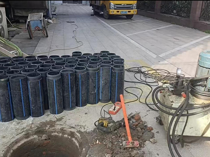 阿巴嘎PE置换管厂家 DN315置换管 非开挖管短管置换